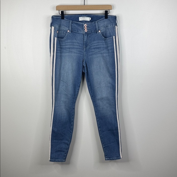 Torrid Jegging Super Stretch Medium Wash Women's Size 14 Regular - Picture 1 of 9